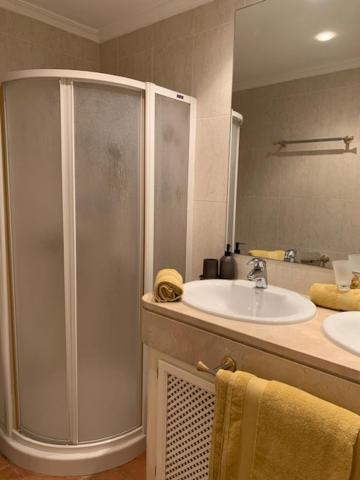 Beach And Golf Resort La Perla Miguel Adults Only Marbella Eksteriør billede
