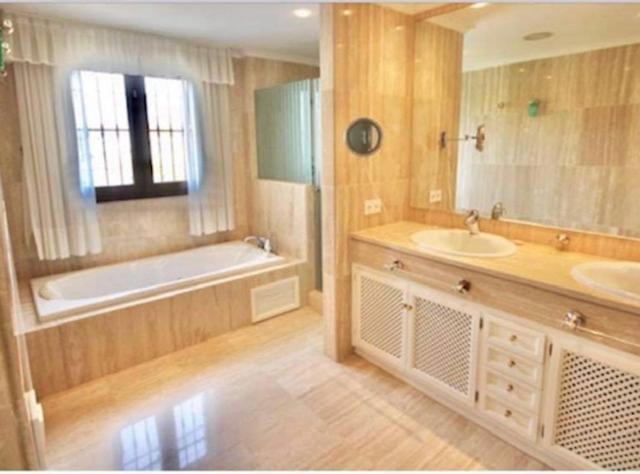 Beach And Golf Resort La Perla Miguel Adults Only Marbella Eksteriør billede